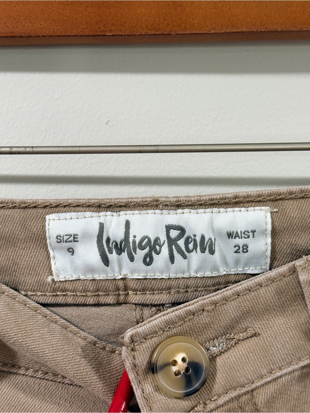 Indigo Rein Women’s Tan Utility Shorts with Front Patch Pockets Size 28 / 9 - Picture 2 of 9